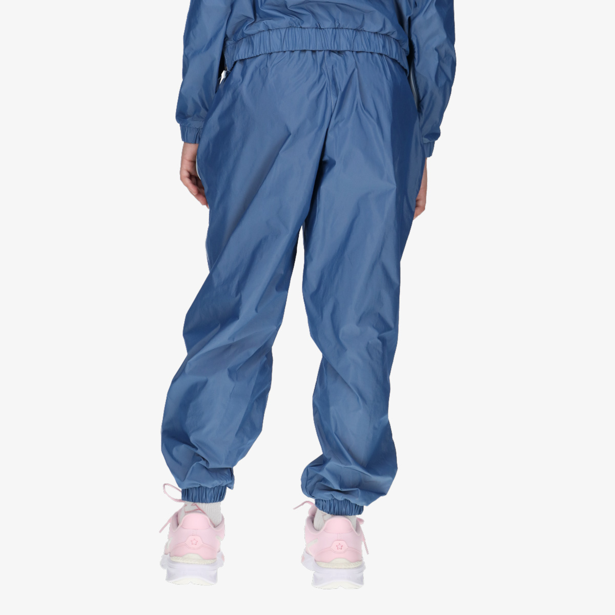 Veshje sportive me fund kostume sportive Nike