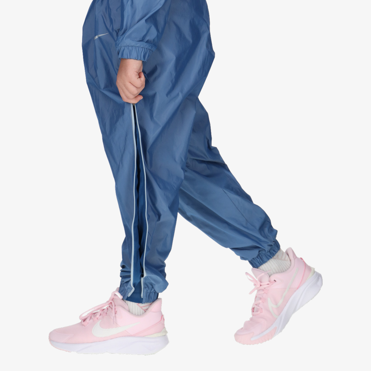 Veshje sportive me fund kostume sportive Nike