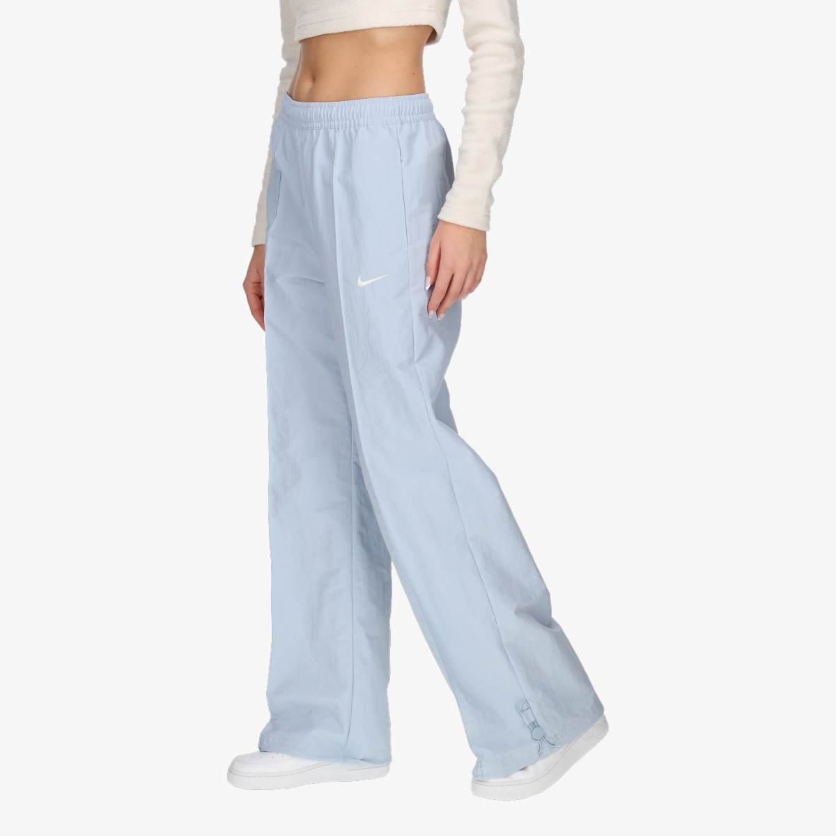 Veshje sportive me fund kostume sportive Nike