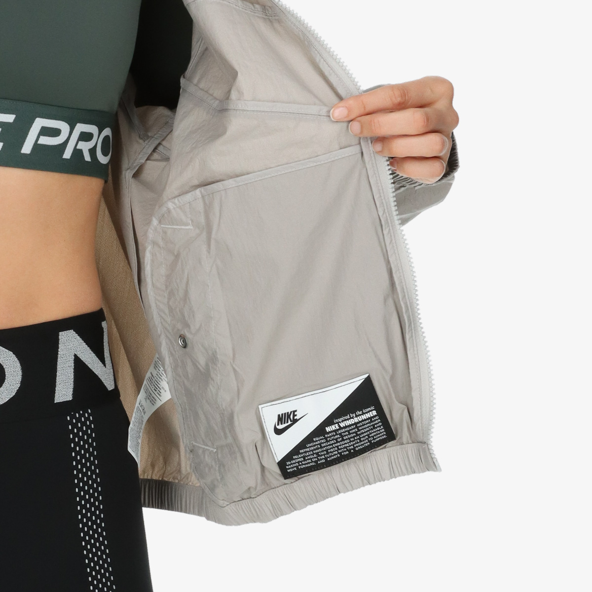 Xhaketë Nike Windrunner