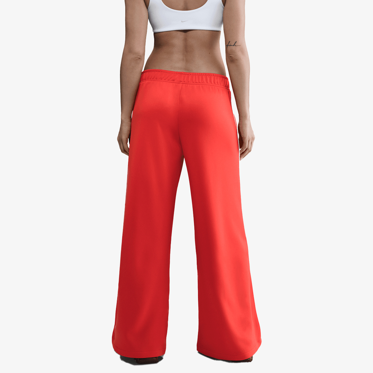 Veshje sportive me fund kostume sportive Nike