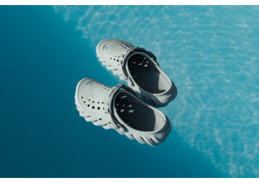 SUMMER BUZZING IN CROCS