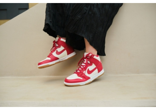 Комбинација на ретро и модерно - Nike Dunk High