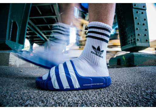 Летото започнува со вистинскиот чекор — adidas Adilette 22