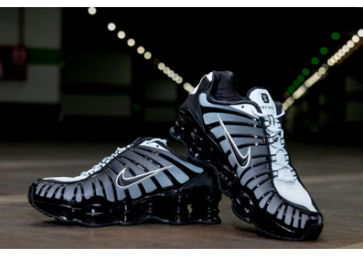 NIKE SHOX TL: УЛИЧНА ЕНЕРГИЈА