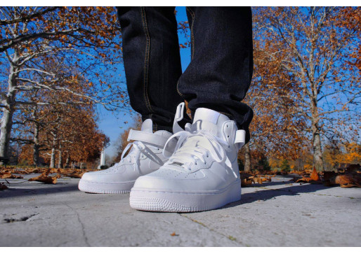 NIKE AIR FORCE 1