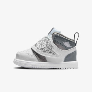 Nike Atlete SKY JORDAN 1 BT 
