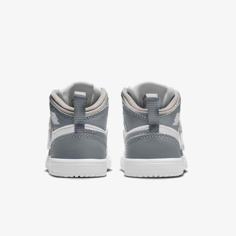 Nike Atlete SKY JORDAN 1 BT 
