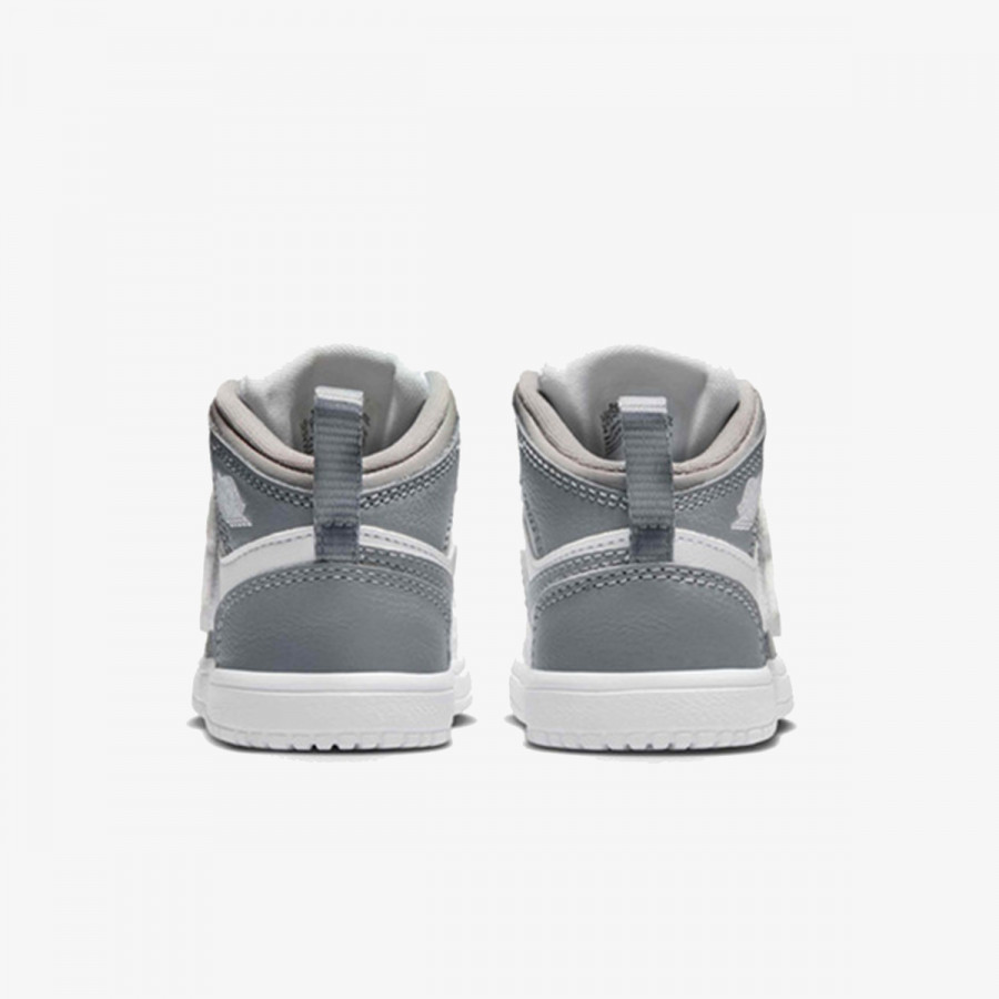 Nike Atlete SKY JORDAN 1 BT 