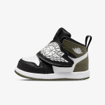 Nike Atlete SKY JORDAN 1 BT 