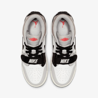 Nike Патики AIR JORDAN LEGACY 312 LOW BG 