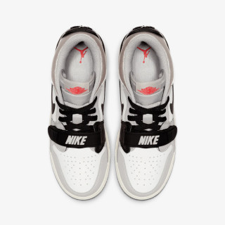 Nike Патики AIR JORDAN LEGACY 312 LOW BG 