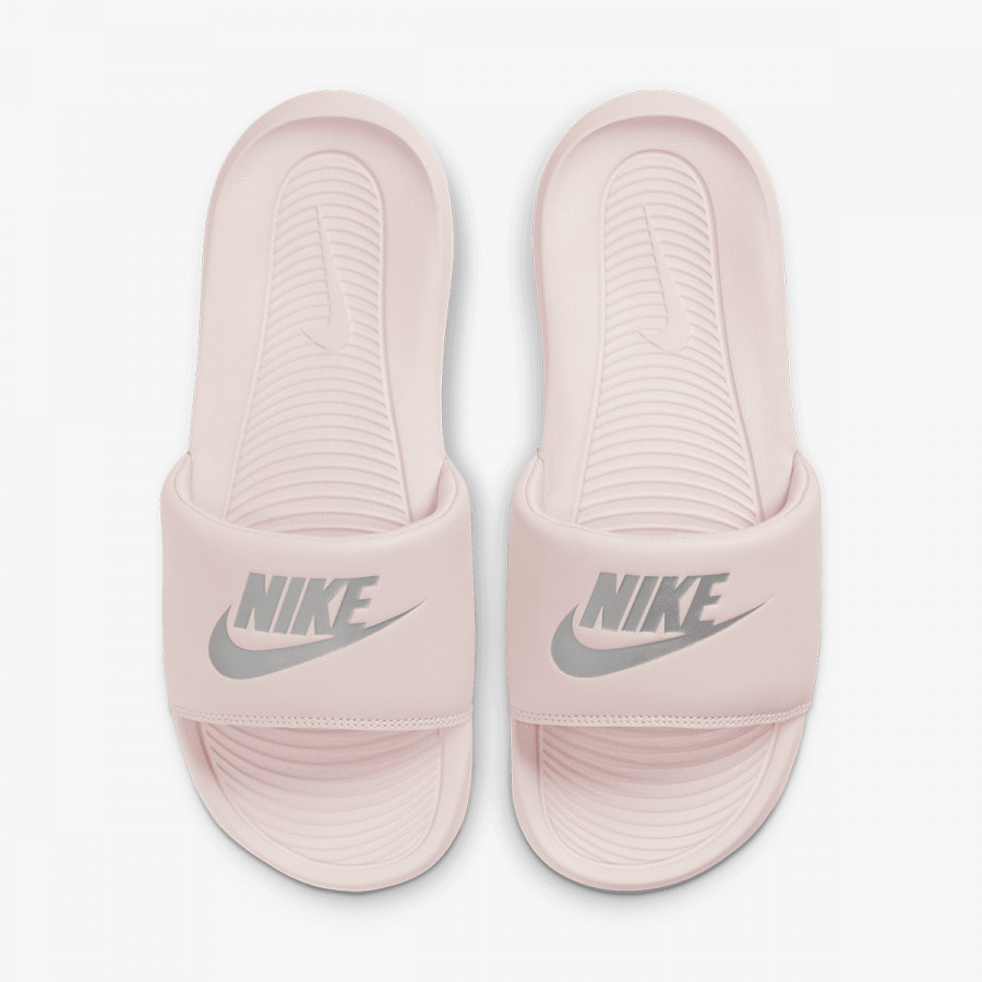 Nike Shapka W NIKE VICTORI ONE SLIDE 