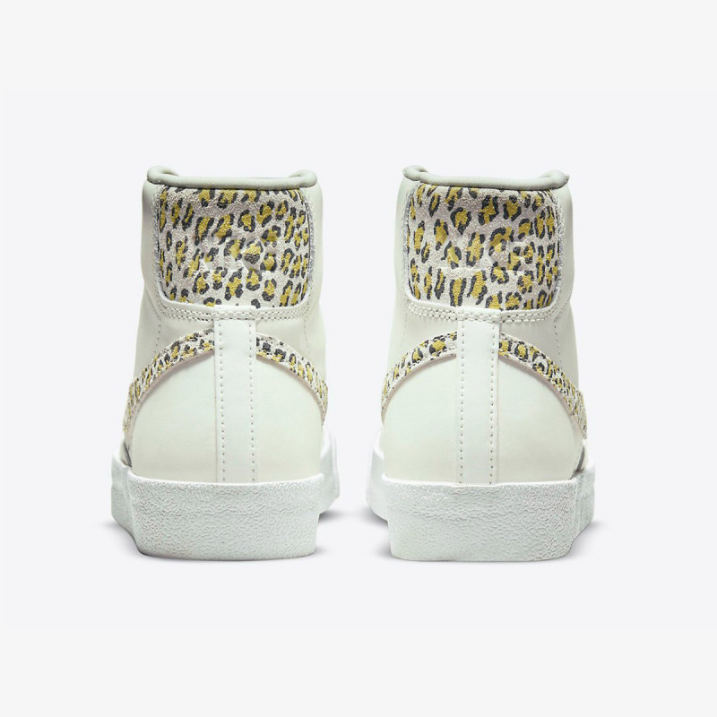 Nike Патики W BLAZER MID '77 SE 