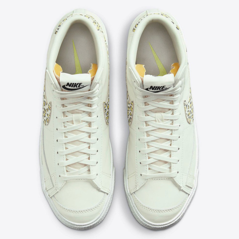 Nike Патики W BLAZER MID '77 SE 