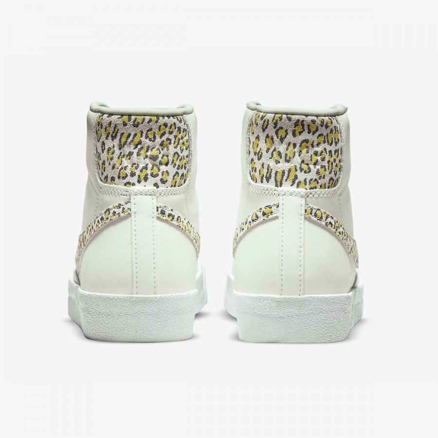 Nike Патики W BLAZER MID '77 SE 