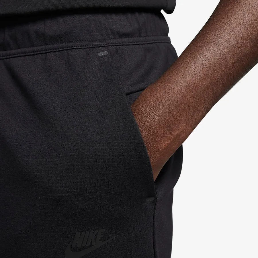 NIKE Шорцеви Tech Essentials 