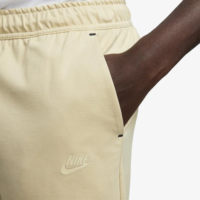 NIKE Шорцеви Tech Essentials 