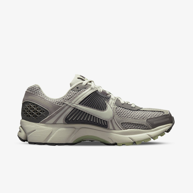 Nike Патики Zoom Vomero 5 