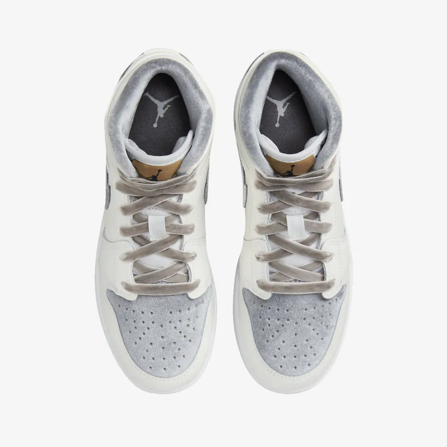 NIKE Патики Air Jordan 1 Mid SE 