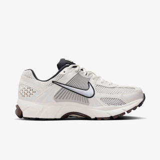 Nike Atlete W NIKE ZOOM VOMERO 5 