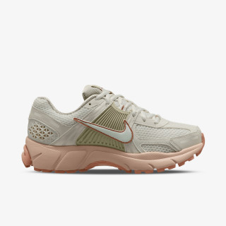 Nike Патики W NIKE ZOOM VOMERO 5 