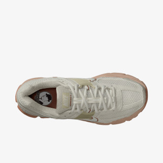 Nike Патики W NIKE ZOOM VOMERO 5 