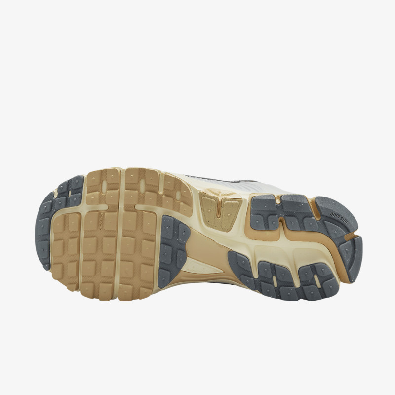Nike Atlete W NIKE ZOOM VOMERO 5 