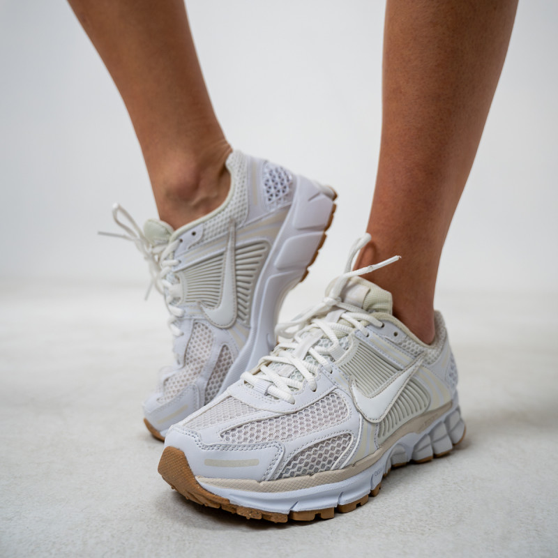 Nike Atlete W NIKE ZOOM VOMERO 5 