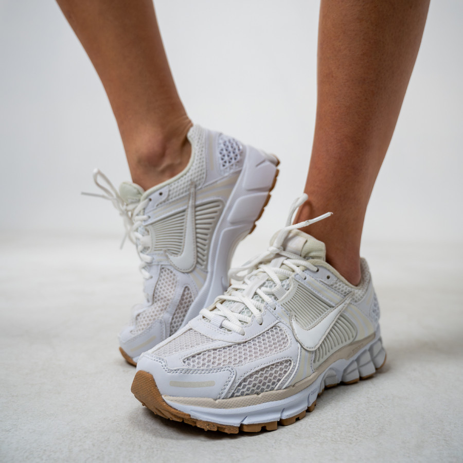 Nike Atlete W NIKE ZOOM VOMERO 5 