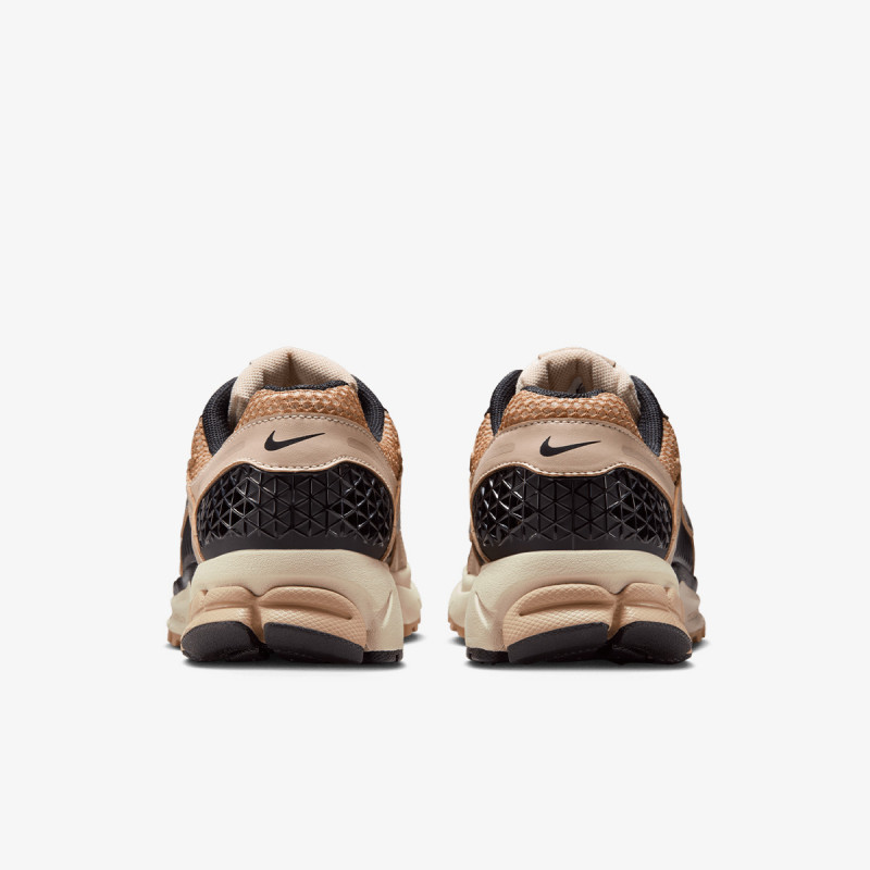 Nike Atlete W NIKE ZOOM VOMERO 5 