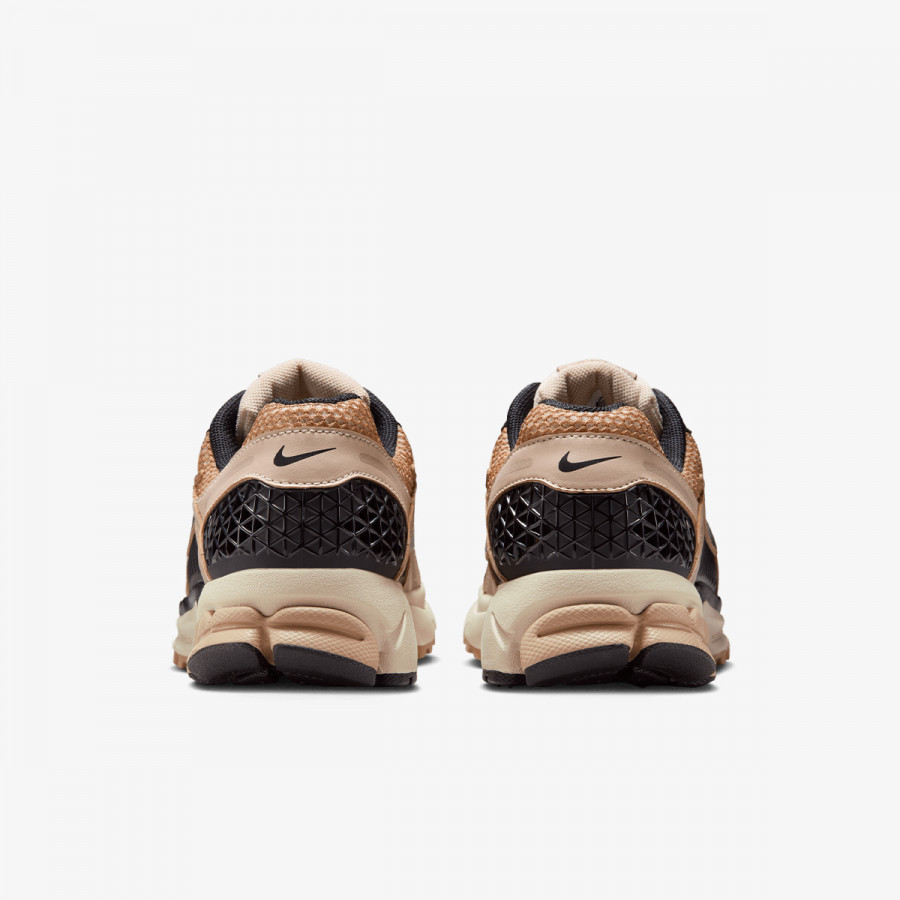 Nike Atlete W NIKE ZOOM VOMERO 5 