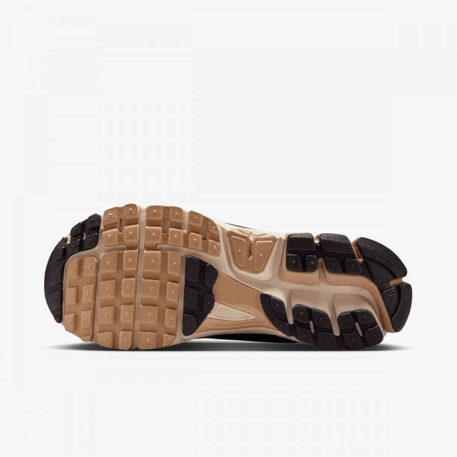 Nike Atlete W NIKE ZOOM VOMERO 5 
