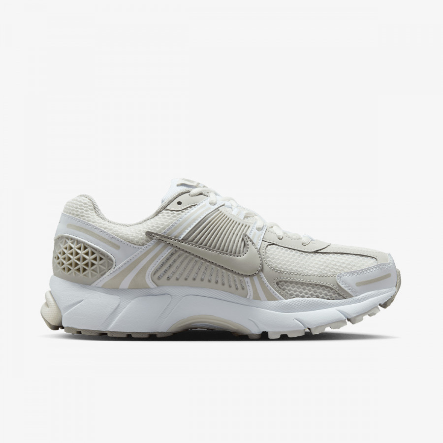 Nike Патики W NIKE ZOOM VOMERO 5 