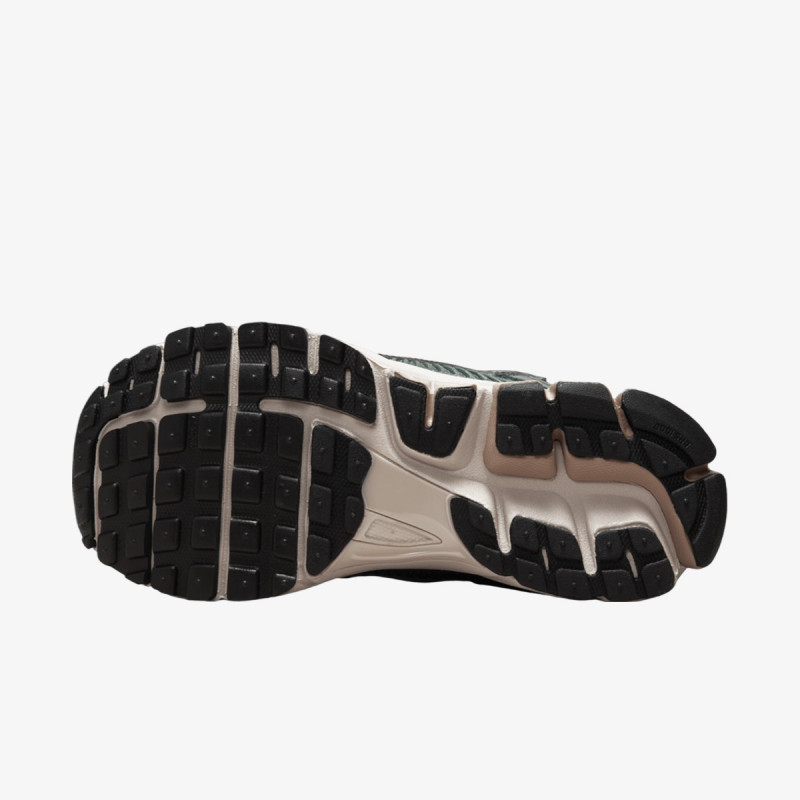 Nike Atlete W NIKE ZOOM VOMERO 5 C.O.R 