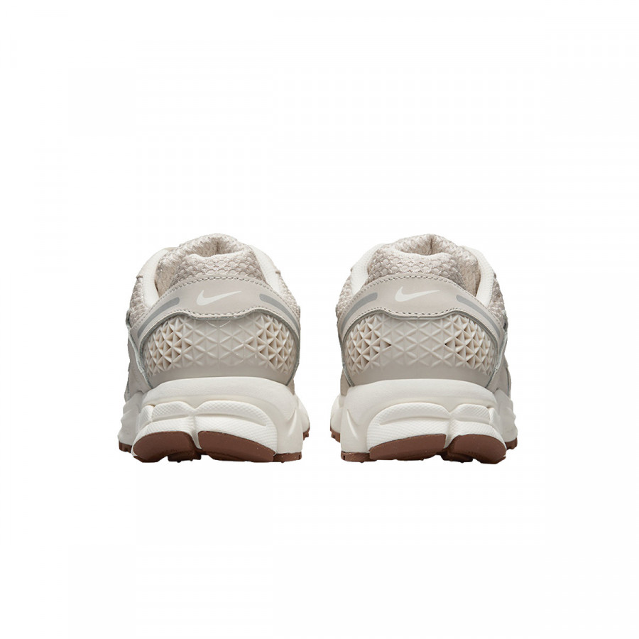 Nike Патики W NIKE VOMERO 5 NA 