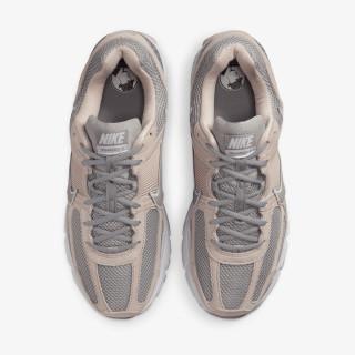 Nike Патики NIKE ZOOM VOMERO 5 