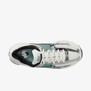 Nike Патики W NIKE ZOOM VOMERO 5 