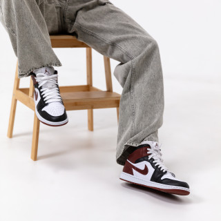 Nike Atlete AIR JORDAN 1 MID SE 