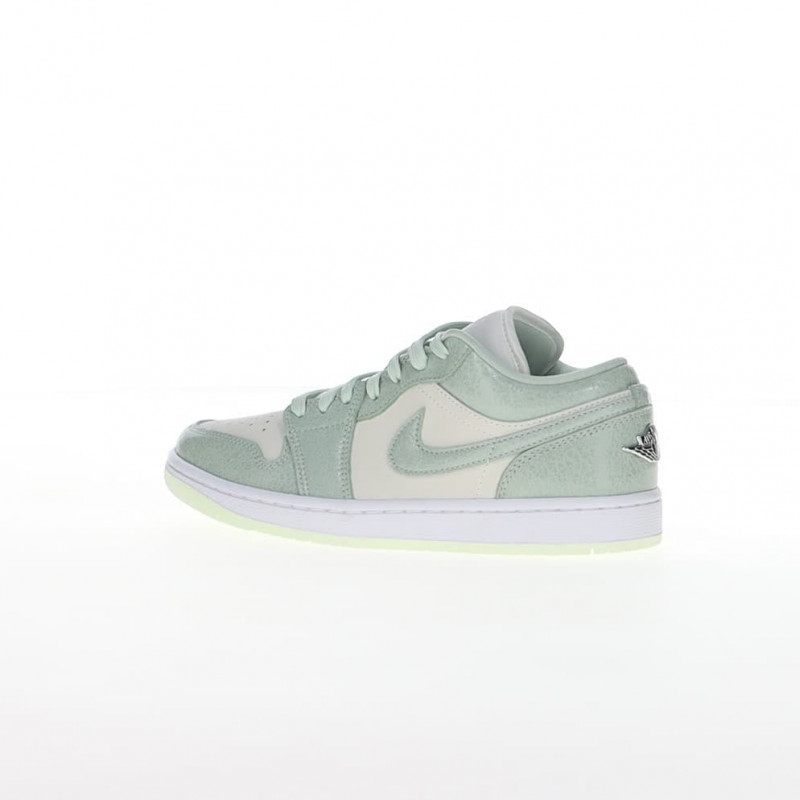 Nike Патики WMNS AIR JORDAN 1 LOW SE 