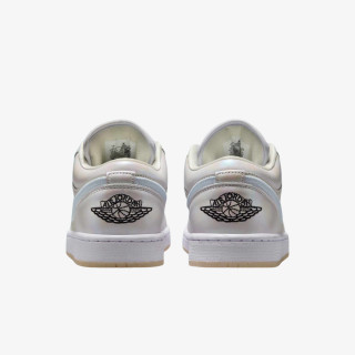 Nike Патики WMNS AIR JORDAN 1 LOW SE CNY 