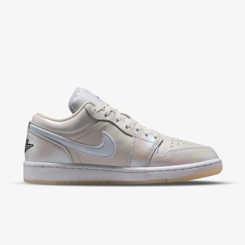Nike Патики WMNS AIR JORDAN 1 LOW SE CNY 
