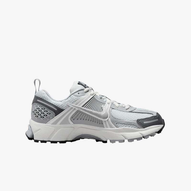 Nike Atlete VOMERO 5 BG 
