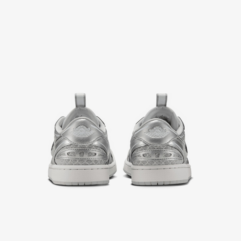 Nike Патики WMNS AIR JORDAN 1 MM LOW V3 