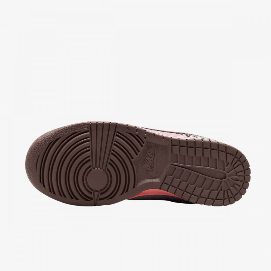 Nike Патики W NIKE DUNK LOW QS / HT 