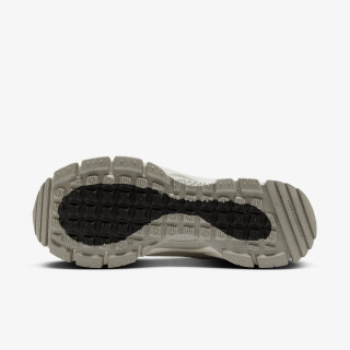 Nike Atlete NIKE ZOOM VOMERO ROAM 