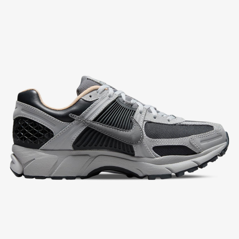 Nike Atlete NIKE ZOOM VOMERO 5 CN 