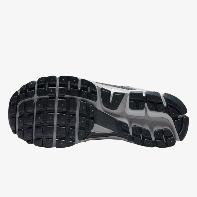 Nike Atlete NIKE ZOOM VOMERO 5 CN 