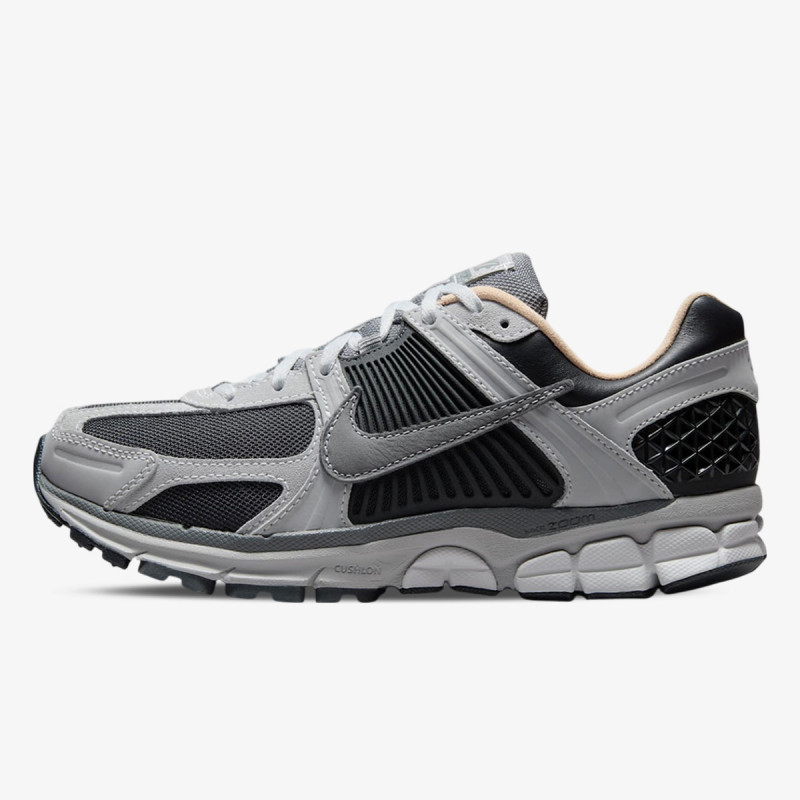 Nike Atlete NIKE ZOOM VOMERO 5 CN 