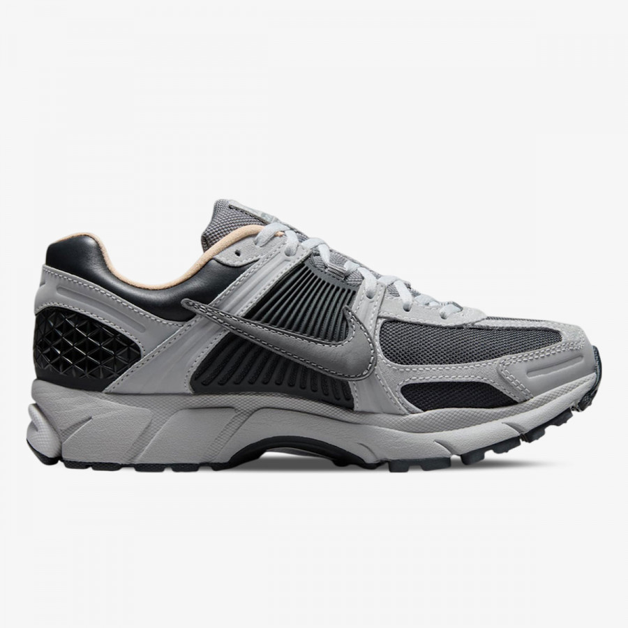 Nike Atlete NIKE ZOOM VOMERO 5 CN 